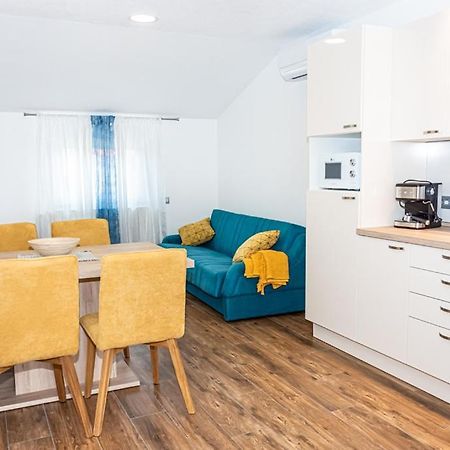 App Roko 3 Apartment Porec Exterior photo