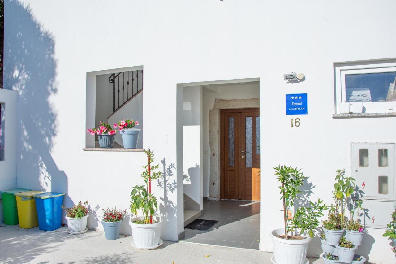 App Roko 3 Apartment Porec Exterior photo
