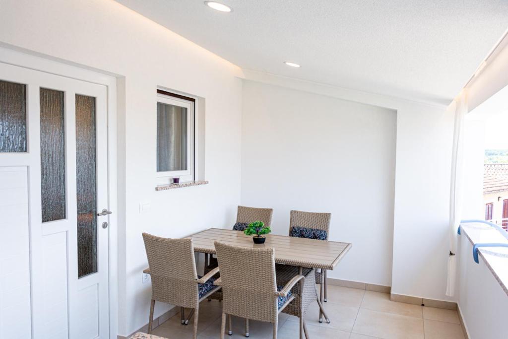 App Roko 3 Apartment Porec Exterior photo